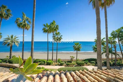 Apartment for sale in Puerto Banús, Marbella, Málaga. 