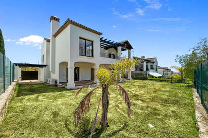 Cluster house for sale in Estepona, Málaga. 