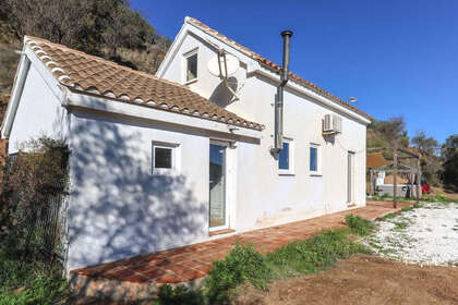 Cluster house for sale in Monda, Málaga. 