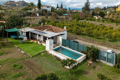 Cluster house for sale in Alhaurín el Grande, Málaga. 