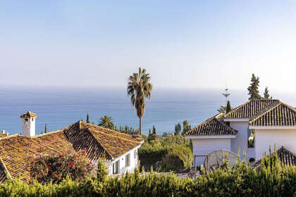 Cluster house for sale in Benalmádena, Málaga. 