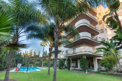 Apartment for sale in Nueva andalucia, Málaga. 