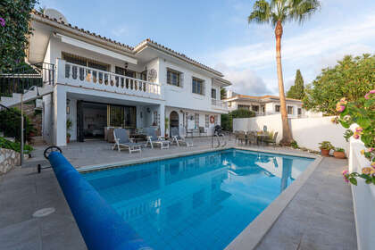 Cluster house for sale in Torreblanca, Fuengirola, Málaga. 