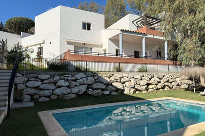 Cluster house for sale in Benalmádena, Málaga. 