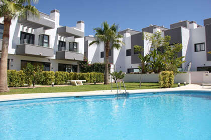 House for sale in Torreblanca, Fuengirola, Málaga. 