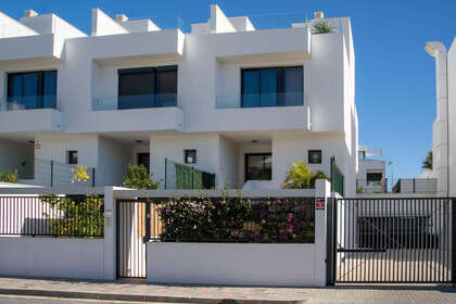 House for sale in Fuengirola, Málaga. 