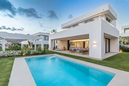 Cluster house for sale in Marbella, Málaga. 