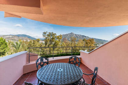 Apartment for sale in Nueva andalucia, Málaga. 