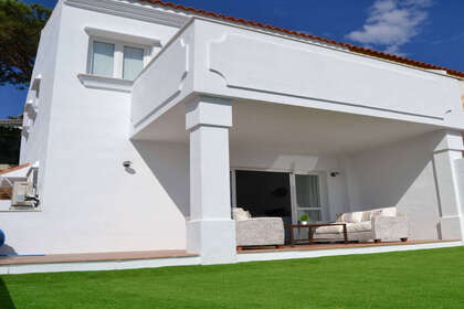 Дом Продажа в Puerto de Cabopino, Marbella, Málaga. 