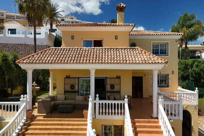Таунхаус Продажа в Cala Del Moral, La, Málaga. 