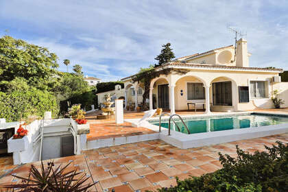 Таунхаус Продажа в Calahonda, Mijas, Málaga. 