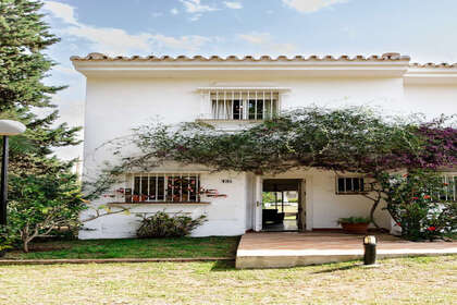 Дом Продажа в Puerto de Cabopino, Marbella, Málaga. 