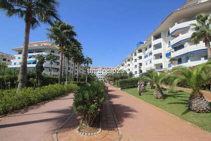 Апартаменты Продажа в San luis de sabinillas, Málaga. 