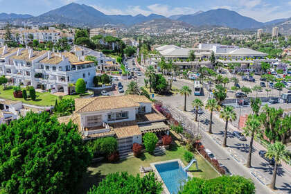 Cluster house for sale in Nueva andalucia, Málaga. 
