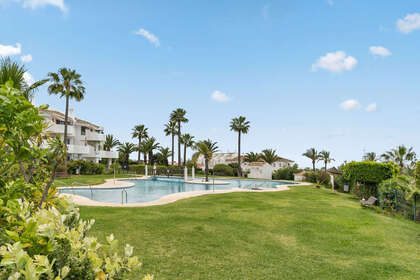 Apartment for sale in Calahonda, Mijas, Málaga. 