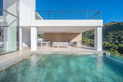 Cluster house for sale in Benahavís, Málaga. 