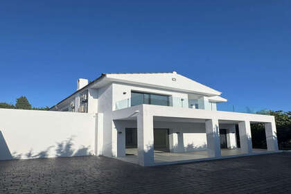 Cluster house for sale in Nagüeles, Marbella, Málaga. 