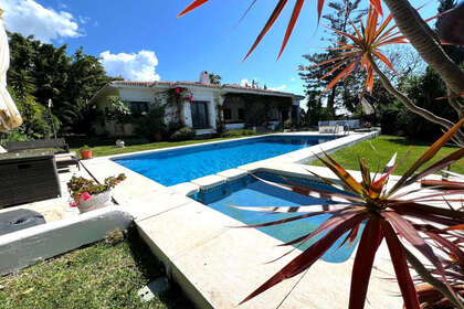 Cluster house for sale in El Paraiso, Estepona, Málaga. 