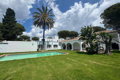 Cluster house for sale in El Paraiso, Estepona, Málaga. 