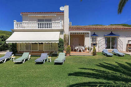 Cluster house for sale in Puerto de Cabopino, Marbella, Málaga. 
