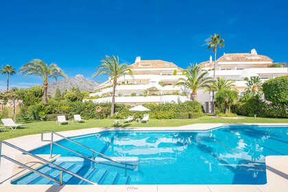 Apartment for sale in Puerto Banús, Marbella, Málaga. 