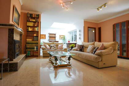 Cluster house for sale in Nueva andalucia, Málaga. 