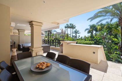 Apartment for sale in Puerto Banús, Málaga. 