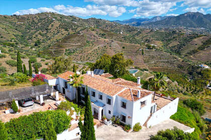 Cluster house for sale in Torrox, Málaga. 