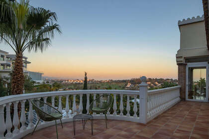 Cluster house for sale in El Paraiso, Estepona, Málaga. 