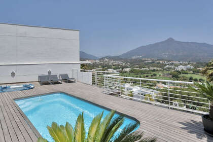 Penthouse for sale in Nueva andalucia, Málaga. 
