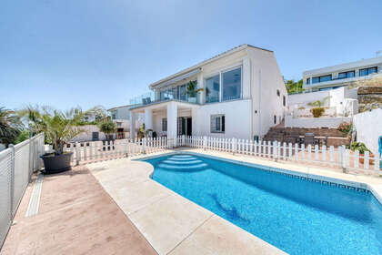 Cluster house for sale in Estepona, Málaga. 