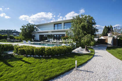 Cluster house for sale in Benahavís, Málaga. 