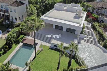 Cluster house for sale in Guadalmina, Málaga. 