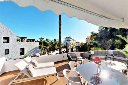 Apartment for sale in Nueva andalucia, Málaga. 