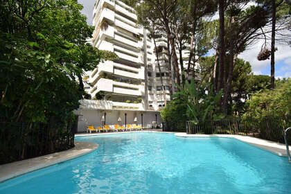 Apartment for sale in Puerto Banús, Marbella, Málaga. 