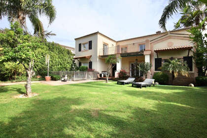Cluster house for sale in Guadalmina, Málaga. 
