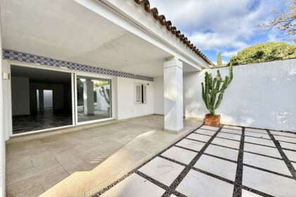 Cluster house for sale in Nueva andalucia, Málaga. 