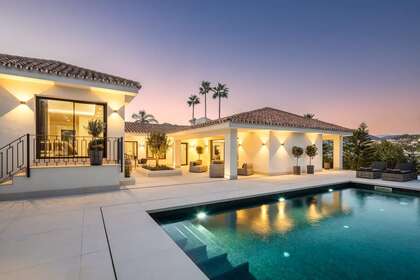 Вилла Продажа в Nueva Andalucía, Marbella, Málaga. 