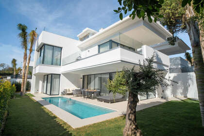 Cluster house for sale in Puerto Banús, Marbella, Málaga. 