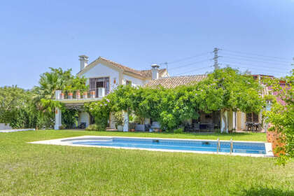 Cluster house for sale in Marbella, Málaga. 