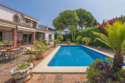 Cluster house for sale in Marbella, Málaga. 