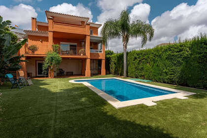 Cluster house for sale in Cerros Del Lago, Marbella, Málaga. 