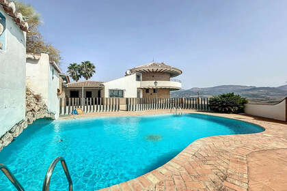Cluster house for sale in Viñuela, Málaga. 