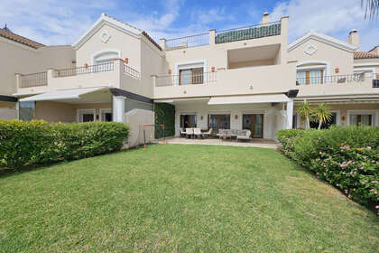 House for sale in El Paraiso, Estepona, Málaga. 