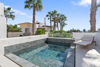 House for sale in El Paraiso, Estepona, Málaga. 