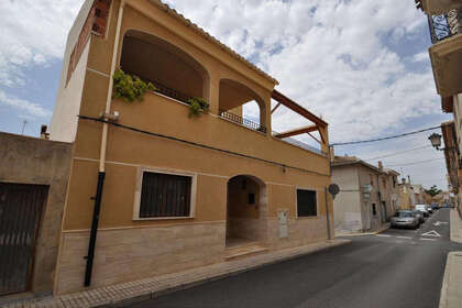 House for sale in Pinoso, Alicante. 