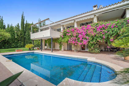 Cluster house for sale in Guadalmina, Málaga. 