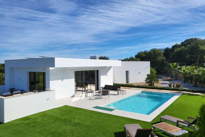 Cluster house for sale in Orihuela-Costa, Alicante. 