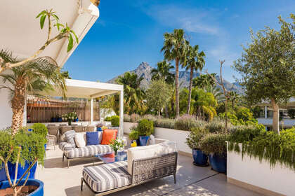 Penthouse for sale in Puerto Banús, Marbella, Málaga. 