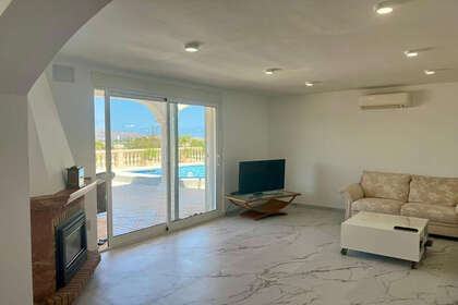 Cluster house for sale in Alfaz del pi / Alfàs del Pi, Alicante. 
